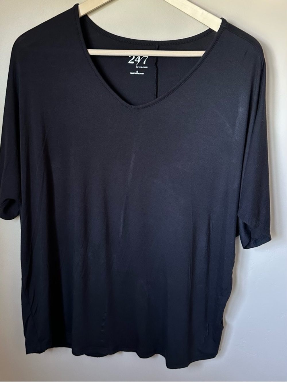 Maurices 24/7 Dolman Tee Small • Black Soft V‑Neck Short Sleeve
